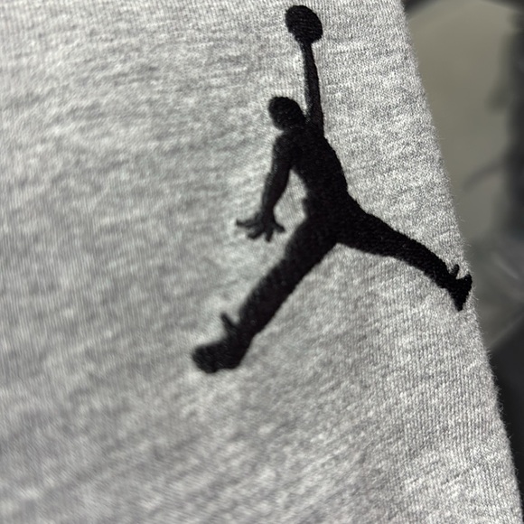 Jordan Jumpman Embroidered logo,Basketball, Carbon Heather,crew neck tee - Picture 4 of 4